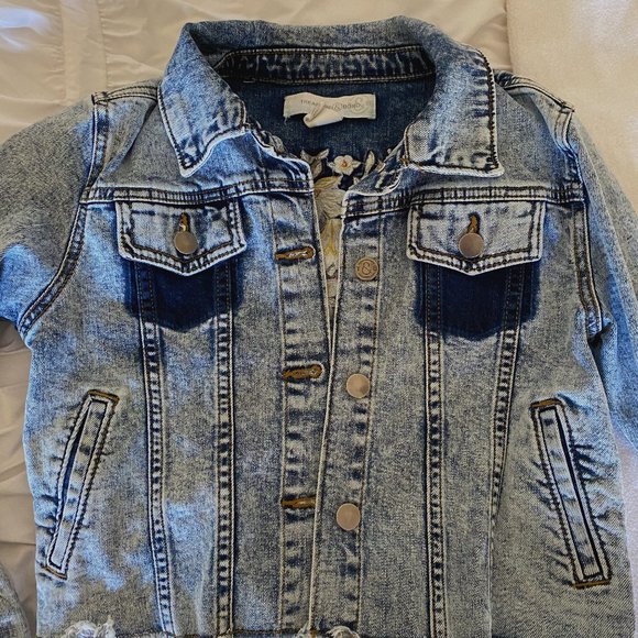 Medium wash denim jacket with flower embroidery! - Picture 1 of 4